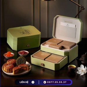 Hộp quà Trung Thu khách sạn 2026 với thiết kế sang trọng, bánh chất lượng cao, thích hợp làm quà tặng đối tác, khách hàng và người thân. Nhận đặt số lượng lớn, giá ưu đãi cho doanh nghiệp, giao hàng toàn quốc.