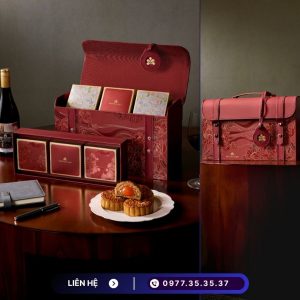Hộp quà Trung Thu khách sạn 2026 với thiết kế sang trọng, bánh chất lượng cao, thích hợp làm quà tặng đối tác, khách hàng và người thân. Nhận đặt số lượng lớn, giá ưu đãi cho doanh nghiệp, giao hàng toàn quốc.
