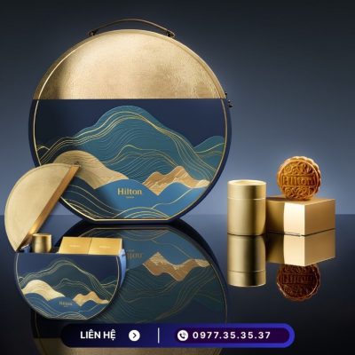 Hộp quà Trung Thu khách sạn 2026 với thiết kế sang trọng, bánh chất lượng cao, thích hợp làm quà tặng đối tác, khách hàng và người thân. Nhận đặt số lượng lớn, giá ưu đãi cho doanh nghiệp, giao hàng toàn quốc.
